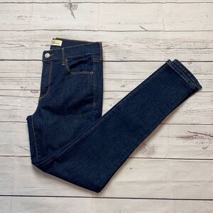 Woman’s Gap skinny jeans